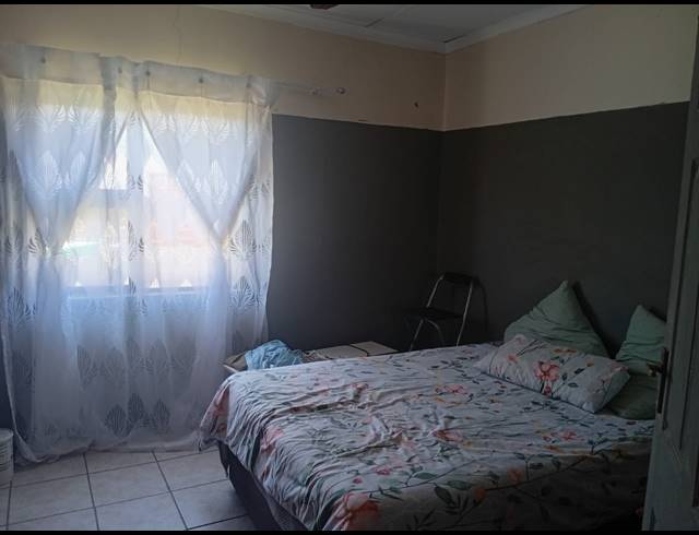 4 BEDROOM HOUSE FOR SALE IN UITENHAGE CENTRAL